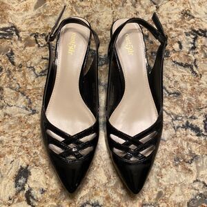 NWOT East 5th Size 7 1/2 Faux Patent Leather Black Kitten Heel Dress Shoe